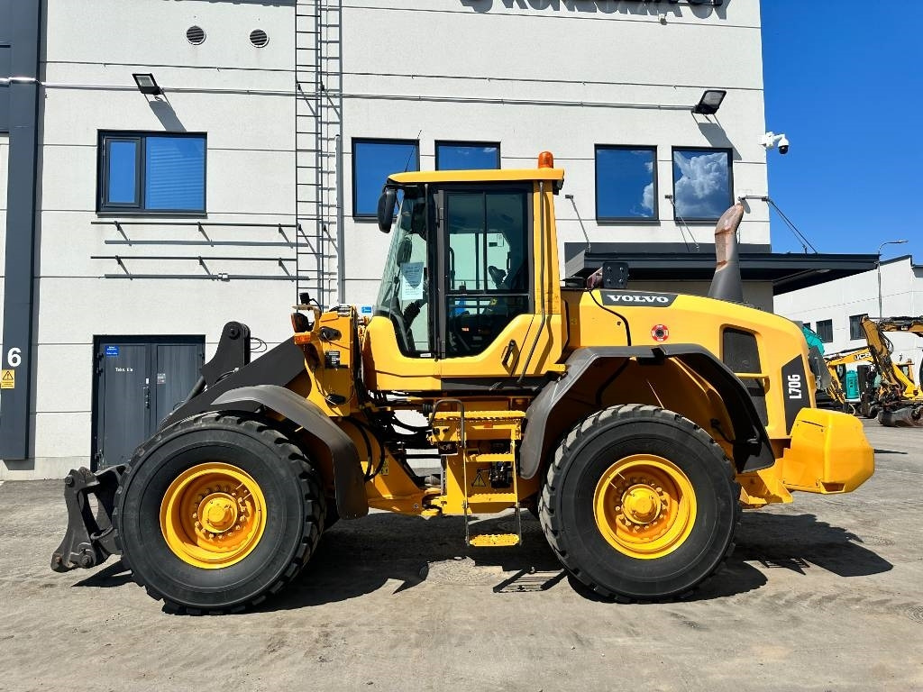 Volvo L70G vipuohjaus, 3' ja 4' hydr - Utovarivač točkaš: slika 1 Volvo L70G vipuohjaus, 3' ja 4' hydr - Utovarivač točkaš: slika 1