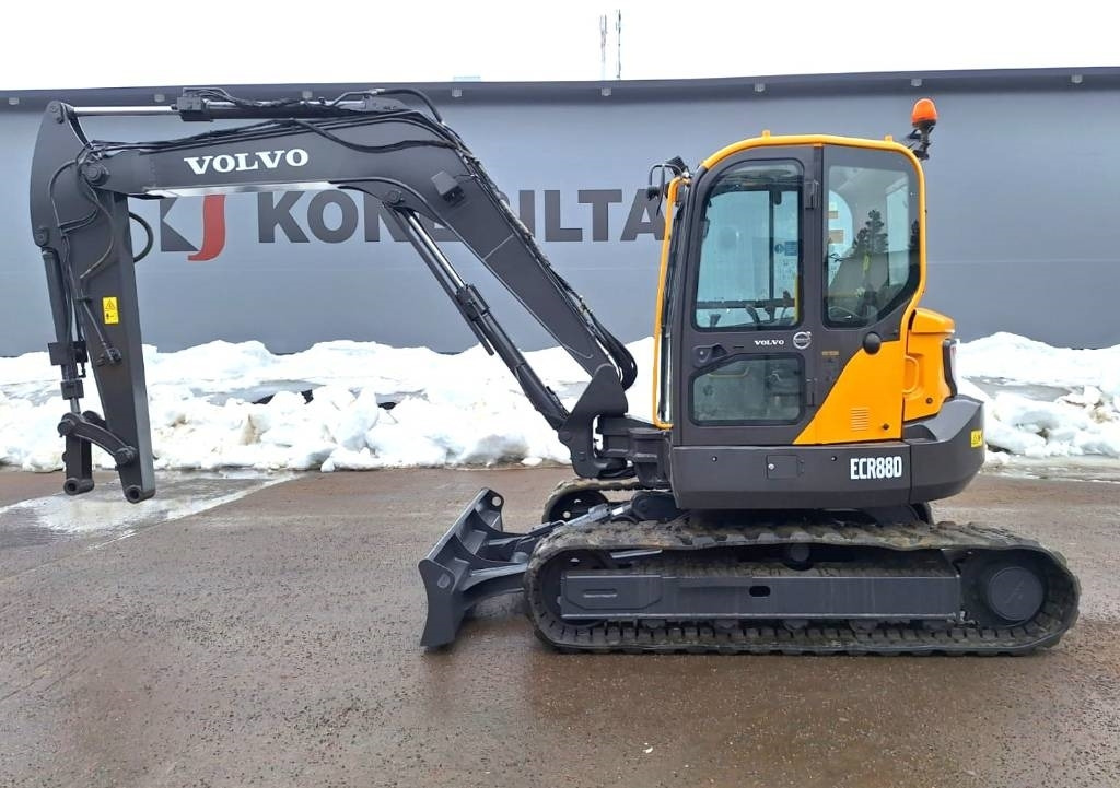 Volvo MYYTY! SOLD! ECR88D - Mini bager: slika 1 Volvo MYYTY! SOLD! ECR88D - Mini bager: slika 1