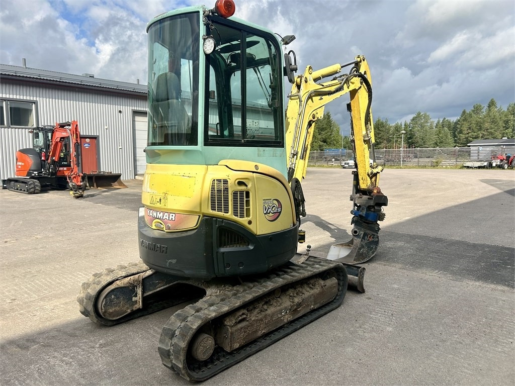 Yanmar MYYTY! SOLD! ViO25-4 PYÖRITTÄJÄLLÄ - Mini bager: slika 4 Yanmar MYYTY! SOLD! ViO25-4 PYÖRITTÄJÄLLÄ - Mini bager: slika 4