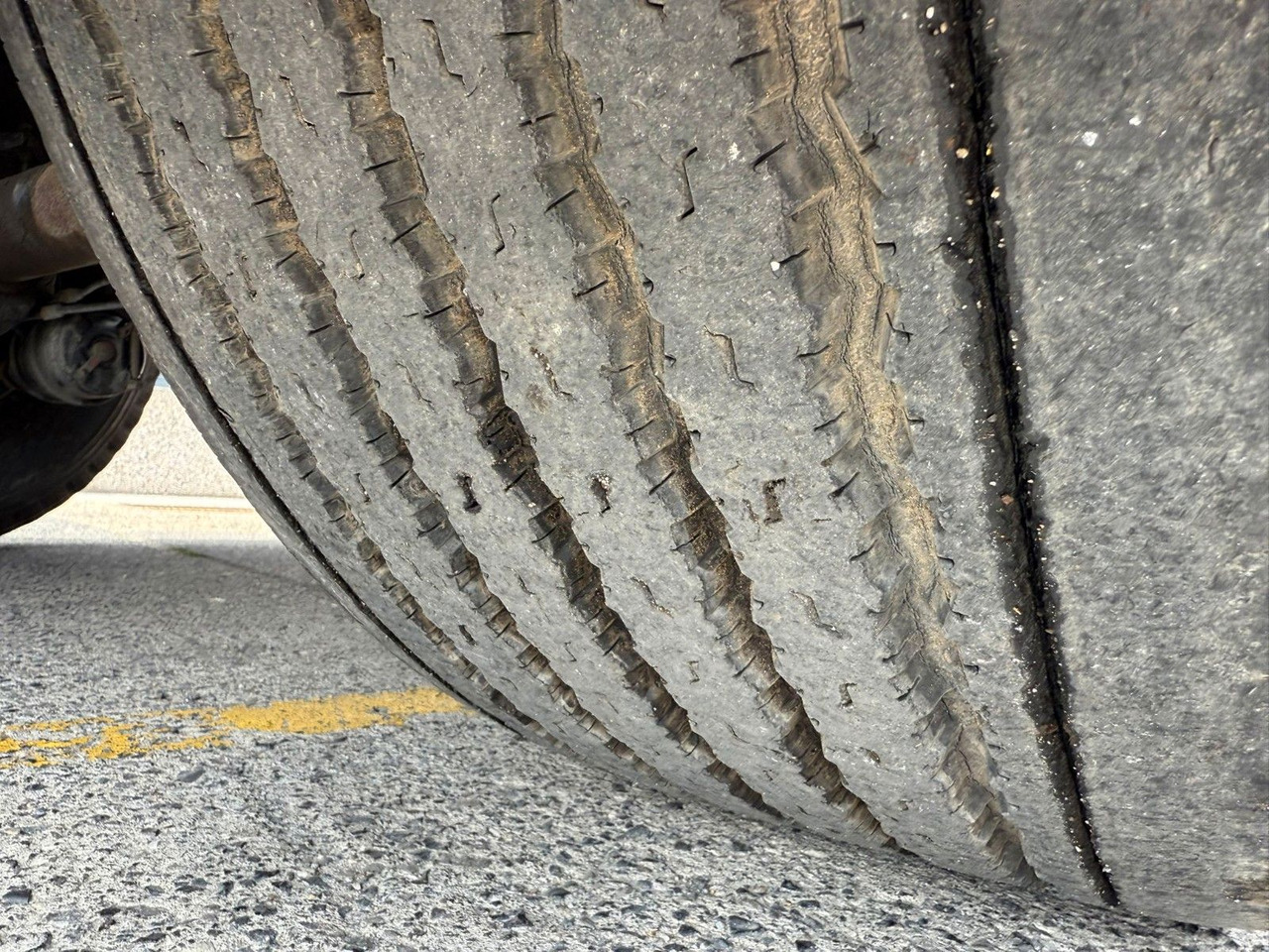 Plato poluprikolica Vogelzang. Kran HIAB R165 roto. TUV 10/2025: slika 18 Plato poluprikolica Vogelzang. Kran HIAB R165 roto. TUV 10/2025: slika 18