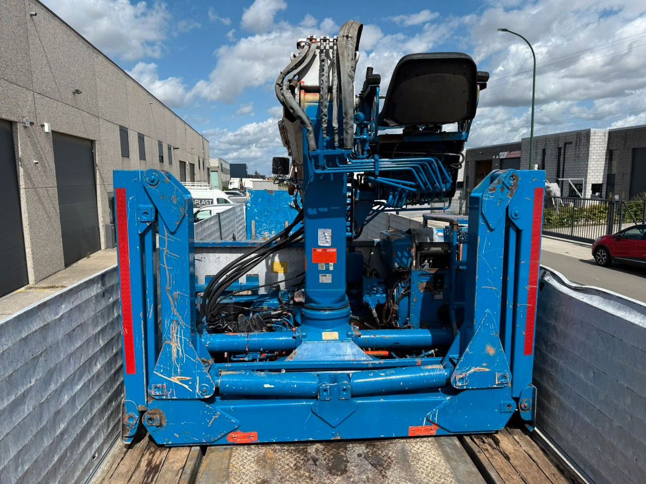 Plato poluprikolica Vogelzang. Kran HIAB R165 roto. TUV 10/2025: slika 15 Plato poluprikolica Vogelzang. Kran HIAB R165 roto. TUV 10/2025: slika 15