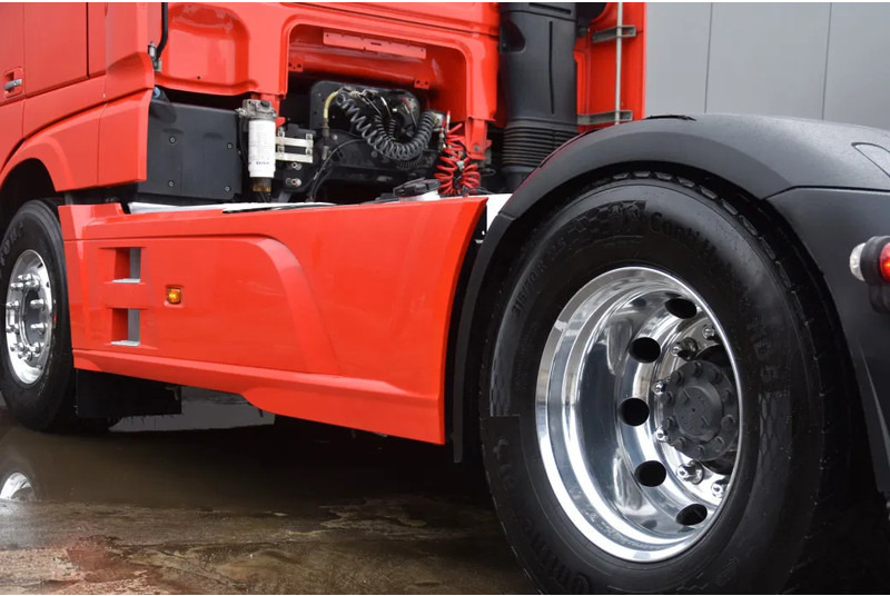 Tegljač DAF XF 480 SSC 4x2 - NEW TACHO - 839 TKM - PARK. AIRCO - NAVI - SPECIAL INTERIOR - 2 x FUEL TANKS - ALCOA'S - TOP CONDITION -: slika 10