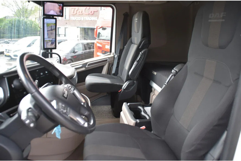 DAF XG 480 4x2 - 230 TKM - CAMERA SYSTEM - PARK. AIRCO - 2 x FUEL TANKS - APPLE CARPLAY/ANDROID - LED LIGHTS - TOP CONDITION - - Tegljač: slika 4 DAF XG 480 4x2 - 230 TKM - CAMERA SYSTEM - PARK. AIRCO - 2 x FUEL TANKS - APPLE CARPLAY/ANDROID - LED LIGHTS - TOP CONDITION - - Tegljač: slika 4