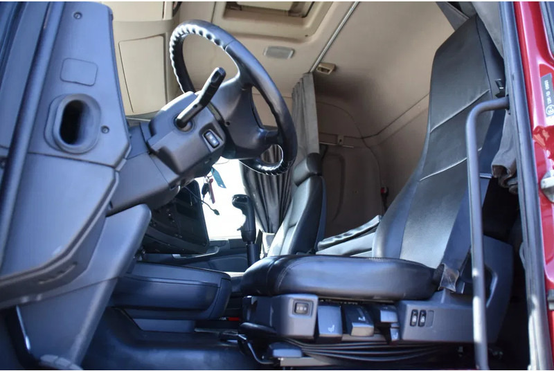 Scania R420 HL 6x2/4 - ADR FL - MANUAL - EURO 5 - 698 TKM - HYDRAULIC SYSTEM - LEATHER SEATS - XENON - - Tegljač: slika 4 Scania R420 HL 6x2/4 - ADR FL - MANUAL - EURO 5 - 698 TKM - HYDRAULIC SYSTEM - LEATHER SEATS - XENON - - Tegljač: slika 4