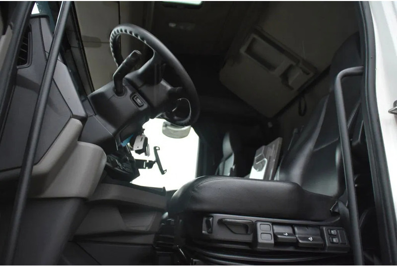 Scania S410 NGS 4x2EB MEGA 95 cm or 103 cm driving height - RETARDER - 670 TKM - FULL AIR - PARK. AIRCO - LEATHER SEATS - 2 x FUEL TANK - Tegljač: slika 4 Scania S410 NGS 4x2EB MEGA 95 cm or 103 cm driving height - RETARDER - 670 TKM - FULL AIR - PARK. AIRCO - LEATHER SEATS - 2 x FUEL TANK - Tegljač: slika 4
