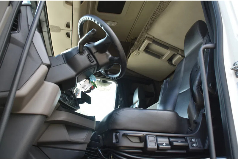 Scania S410 NGS 4x2EB MEGA 95 cm or 103 cm driving height - RETARDER - 806 TKM - FULL AIR - PARK. AIRCO - LEATHER SEATS - 2 x FUEL TANK - Tegljač: slika 4 Scania S410 NGS 4x2EB MEGA 95 cm or 103 cm driving height - RETARDER - 806 TKM - FULL AIR - PARK. AIRCO - LEATHER SEATS - 2 x FUEL TANK - Tegljač: slika 4