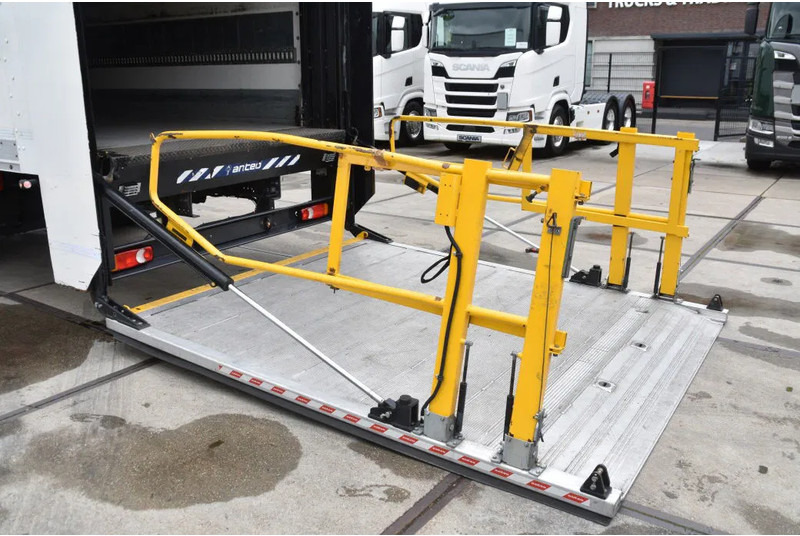 Volvo FL 280 4x2 + BOX - 163 TKM - AIRCO - DOUBLE CARGOFLOOR - ELEVATOR - REMOTE CONTROL - CAMERA - - Kamion sa zatvorenim sandukom: slika 4 Volvo FL 280 4x2 + BOX - 163 TKM - AIRCO - DOUBLE CARGOFLOOR - ELEVATOR - REMOTE CONTROL - CAMERA - - Kamion sa zatvorenim sandukom: slika 4