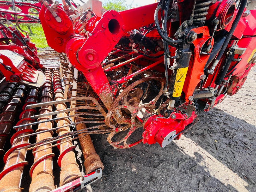 Kombajn Holmer T4-30: slika 27 Kombajn Holmer T4-30: slika 27