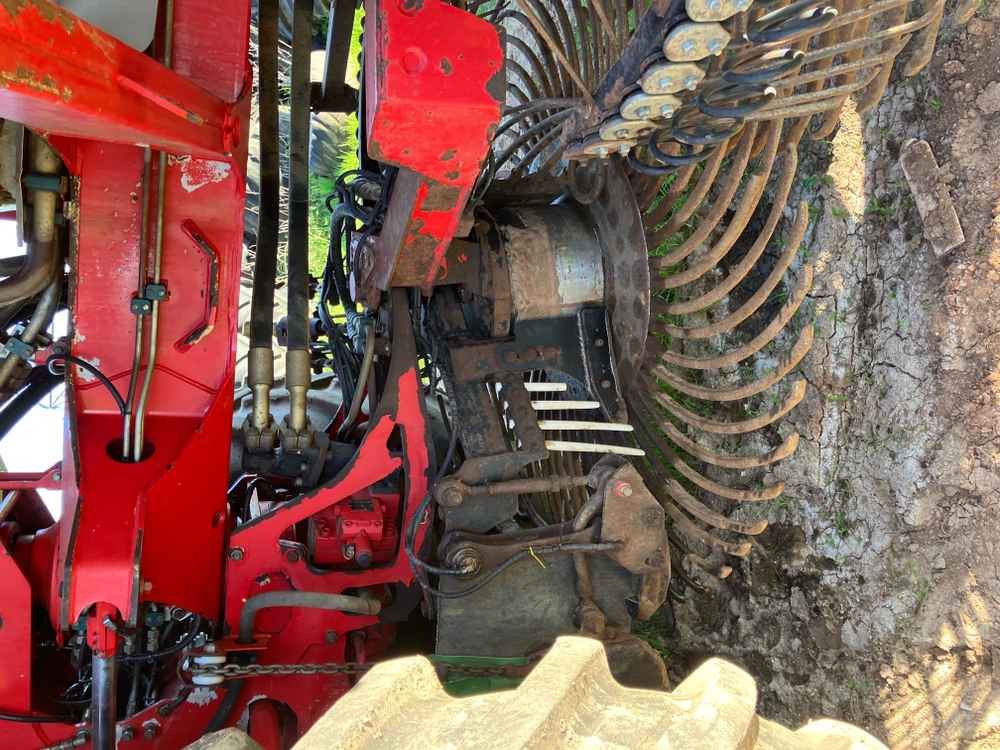 Holmer Holmer T4-40 Self-Propelled Sugarbeet Harvester - Oprema za obradu zemljišta: slika 2 Holmer Holmer T4-40 Self-Propelled Sugarbeet Harvester - Oprema za obradu zemljišta: slika 2