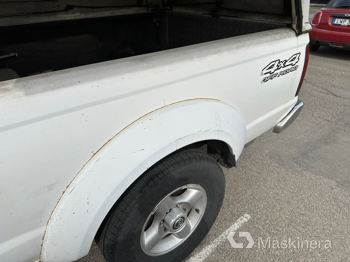 Furgon Arbetsbil Nissan NP300 King Cab 2.5: slika 41