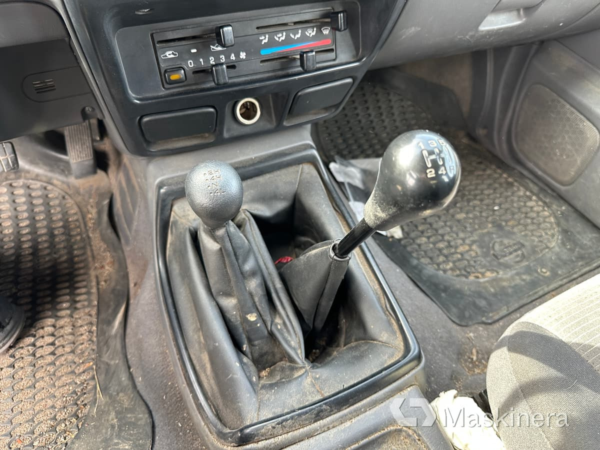 Furgon Arbetsbil Nissan NP300 King Cab 2.5: slika 34