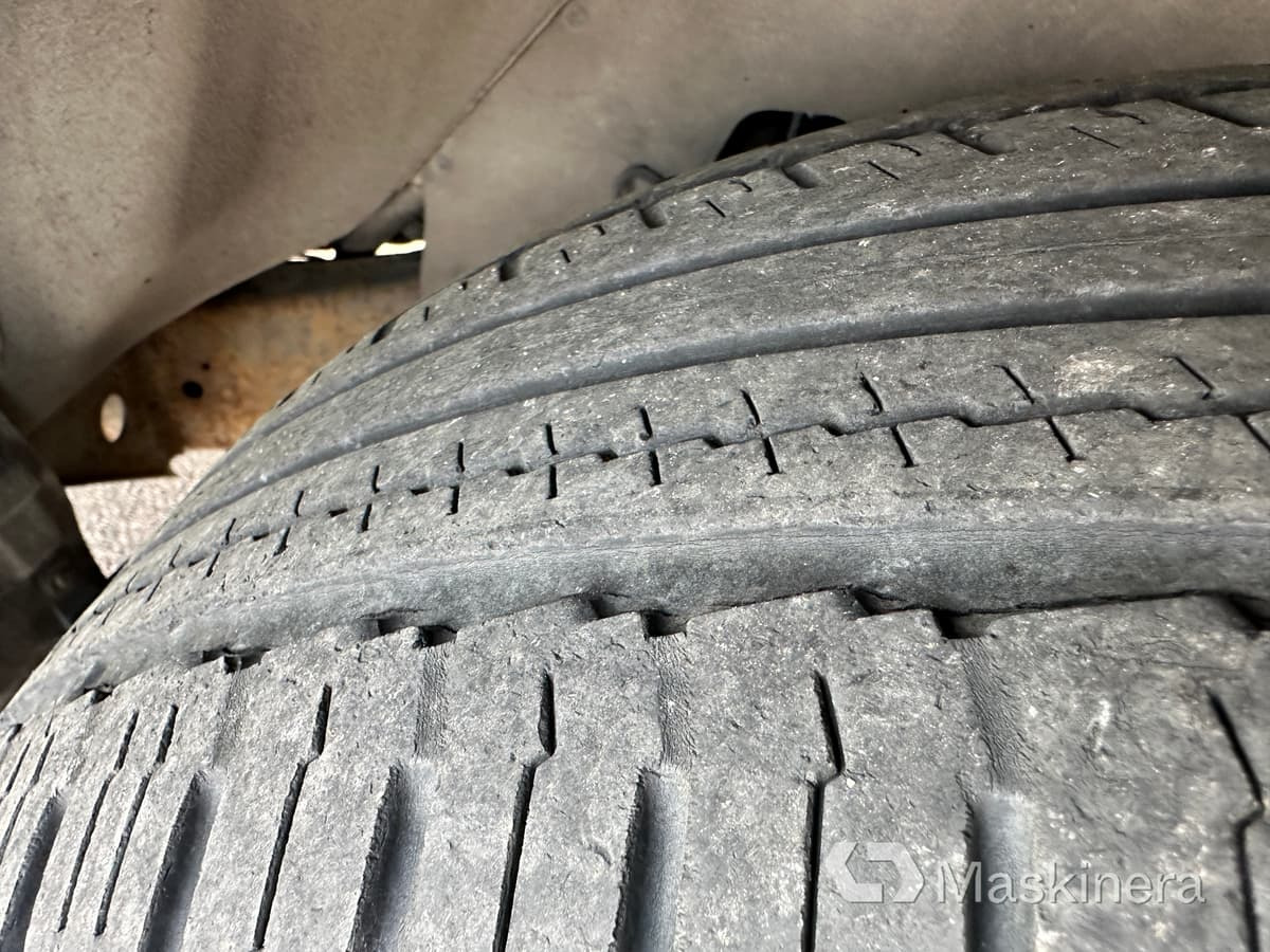 Furgon Arbetsbil Nissan NP300 King Cab 2.5: slika 19