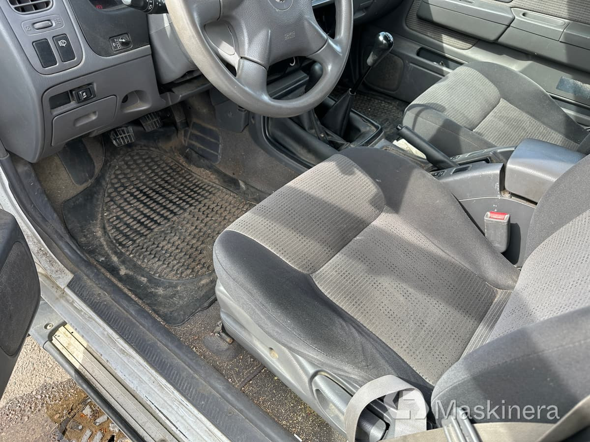 Furgon Arbetsbil Nissan NP300 King Cab 2.5: slika 27