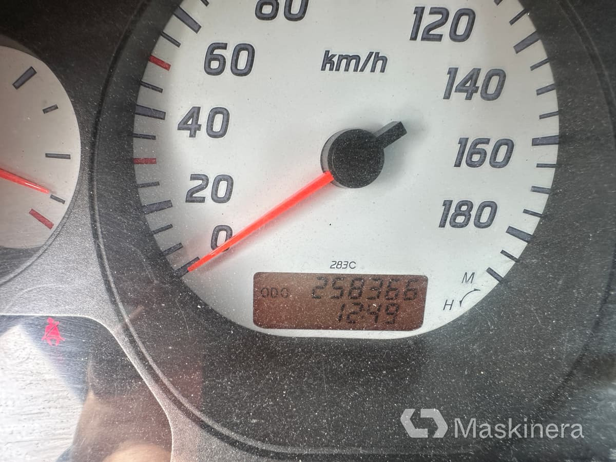 Furgon Arbetsbil Nissan NP300 King Cab 2.5: slika 28