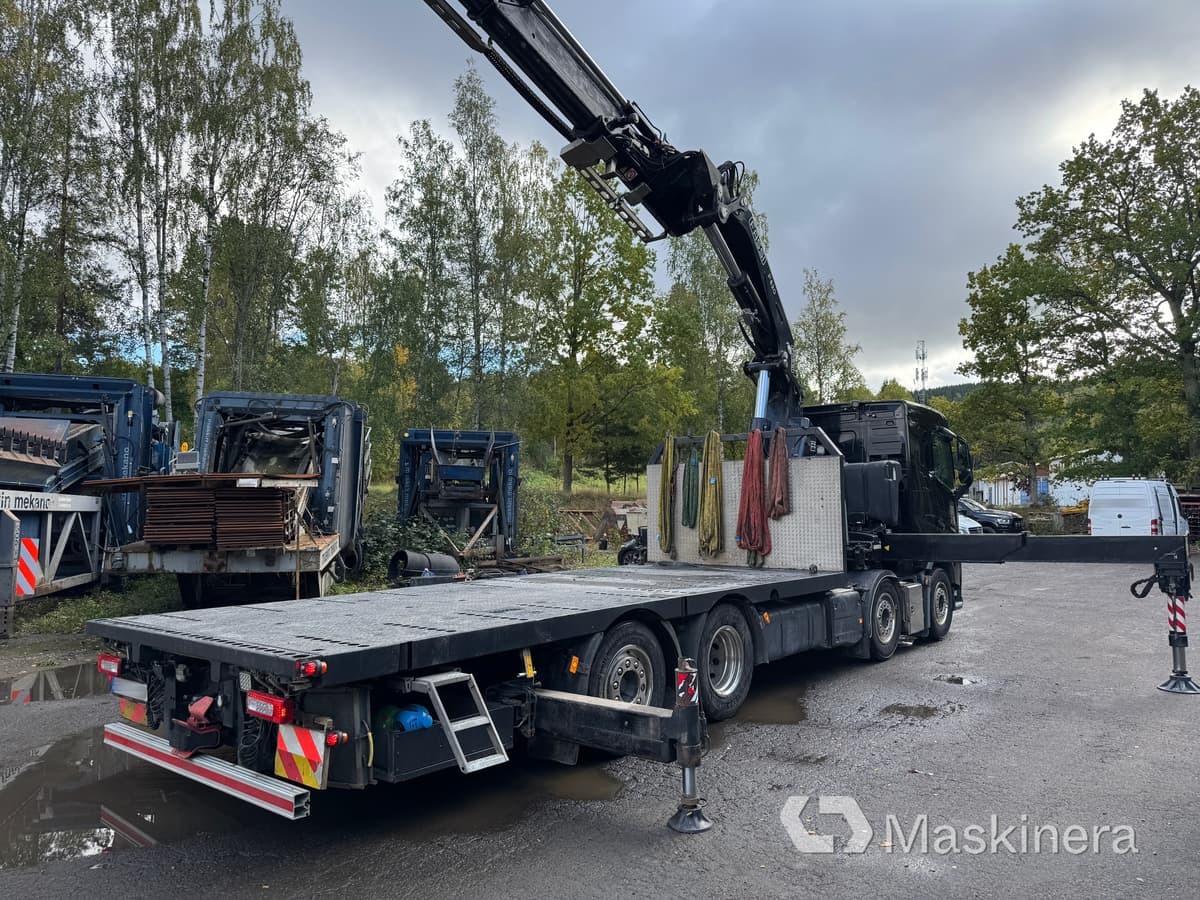 Bodbil Volvo FH 82F med Fassi F820 kran & jib - Kamion sa tovarnim sandukom, Kamion sa dizalicom: slika 5 Bodbil Volvo FH 82F med Fassi F820 kran & jib - Kamion sa tovarnim sandukom, Kamion sa dizalicom: slika 5