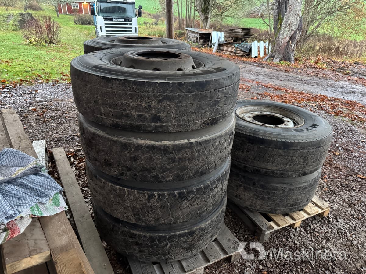 Bridgestone, Michelin & Dunlop Däck 2st 385/65R22.5 & 8st 315/80R22.5 - Kompletan točak: slika 4 Bridgestone, Michelin & Dunlop Däck 2st 385/65R22.5 & 8st 315/80R22.5 - Kompletan točak: slika 4