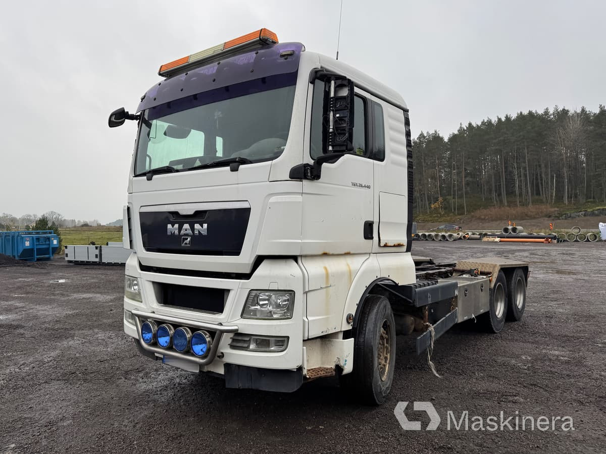 Dragbil Man TGX 26.440 6X4 BL - Kamion sa golom šasijom i zatvorenom kabinom: slika 1 Dragbil Man TGX 26.440 6X4 BL - Kamion sa golom šasijom i zatvorenom kabinom: slika 1