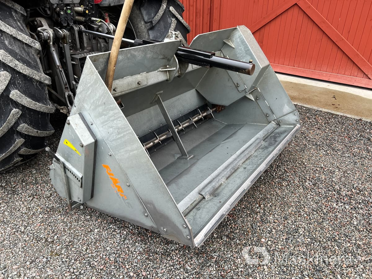 Fjärås / Starke Arvid 1200/1800 Sandspridare Fjärås 1200/1800 - Rasipač peska/ Soli: slika 3 Fjärås / Starke Arvid 1200/1800 Sandspridare Fjärås 1200/1800 - Rasipač peska/ Soli: slika 3