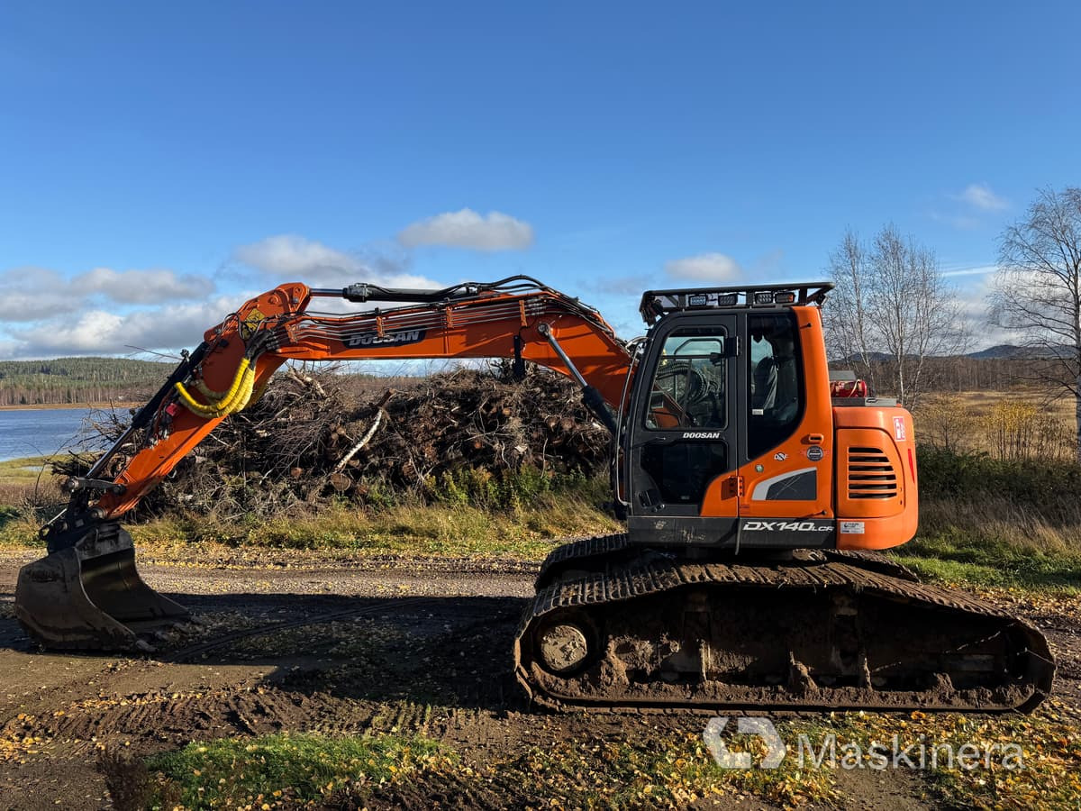 Grävmaskin Doosan DX140LCR-5 / Skördaraggregat 25RH - Bager guseničar: slika 2 Grävmaskin Doosan DX140LCR-5 / Skördaraggregat 25RH - Bager guseničar: slika 2
