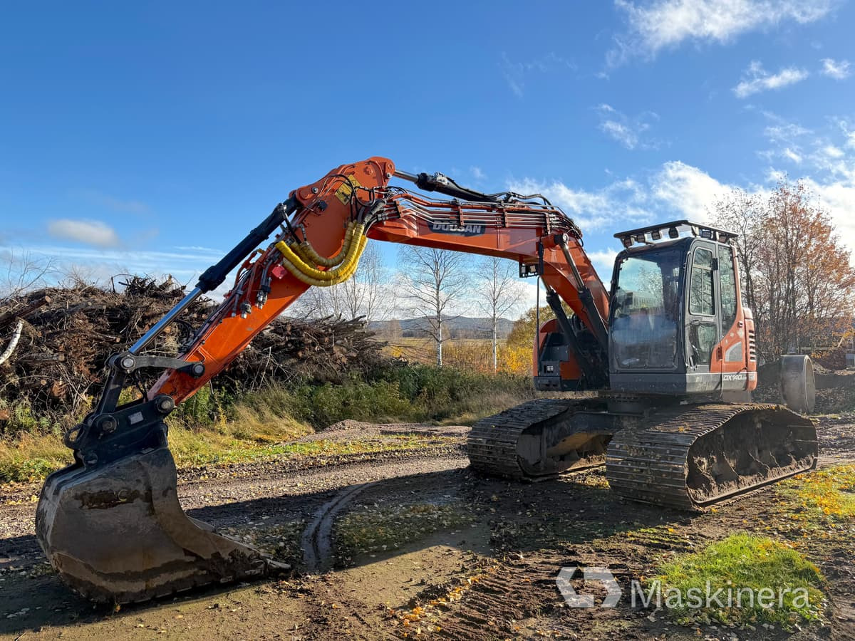 Grävmaskin Doosan DX140LCR-5 / Skördaraggregat 25RH - Bager guseničar: slika 1 Grävmaskin Doosan DX140LCR-5 / Skördaraggregat 25RH - Bager guseničar: slika 1