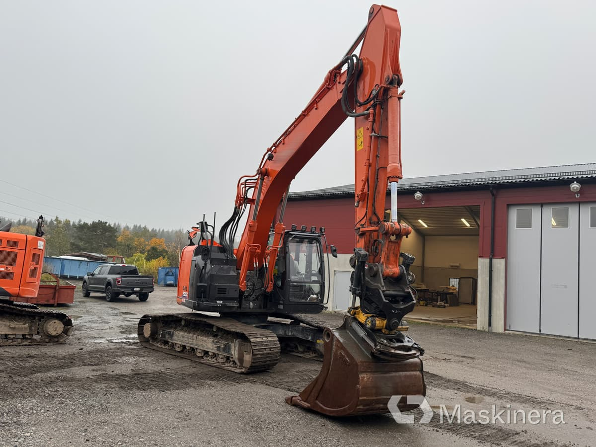 Grävmaskin Hitachi ZX225USLC-6 - Bager guseničar: slika 3 Grävmaskin Hitachi ZX225USLC-6 - Bager guseničar: slika 3