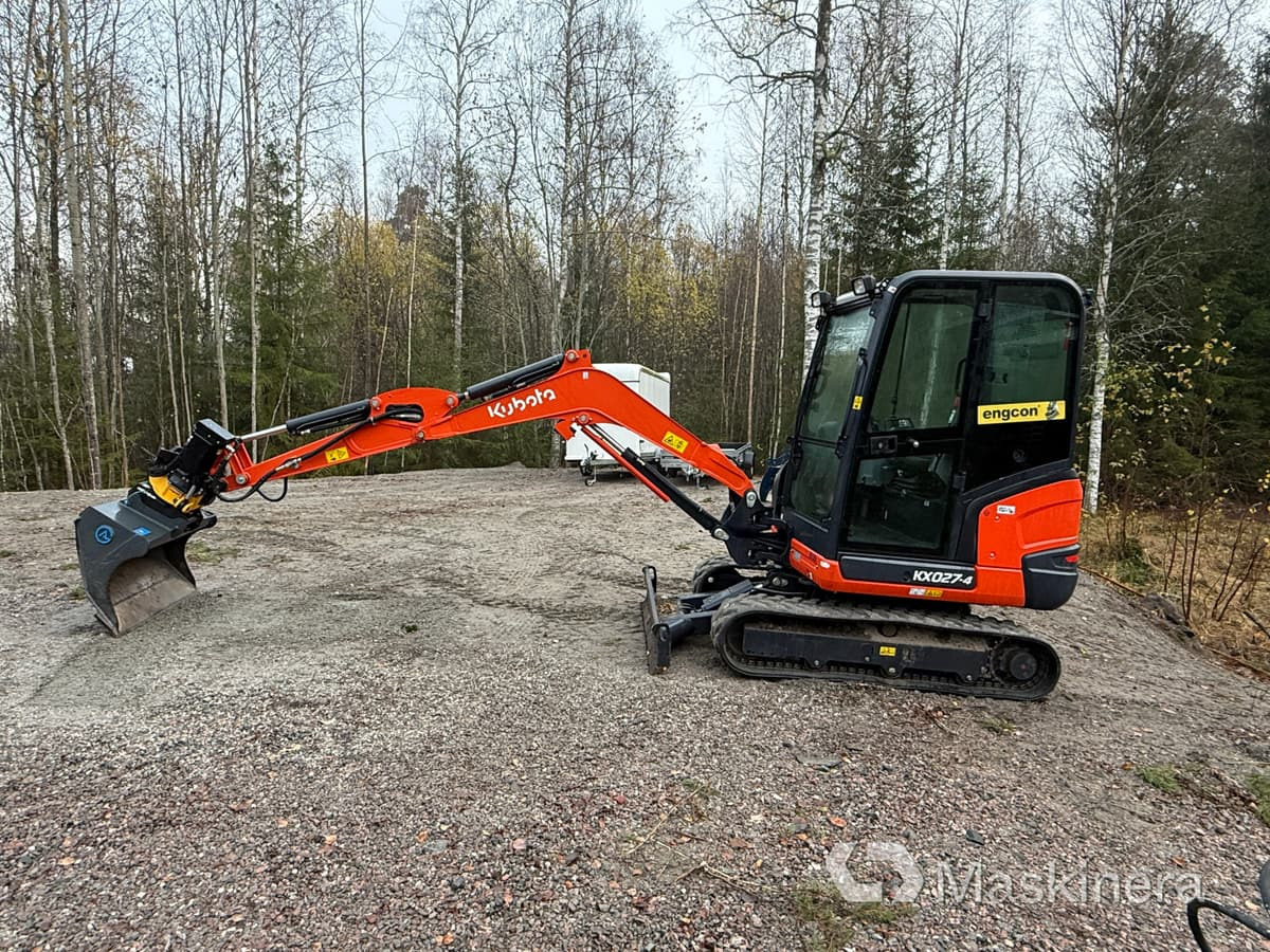 Grävmaskin Kubota KX027-4 med många redskap - Bager guseničar: slika 2 Grävmaskin Kubota KX027-4 med många redskap - Bager guseničar: slika 2