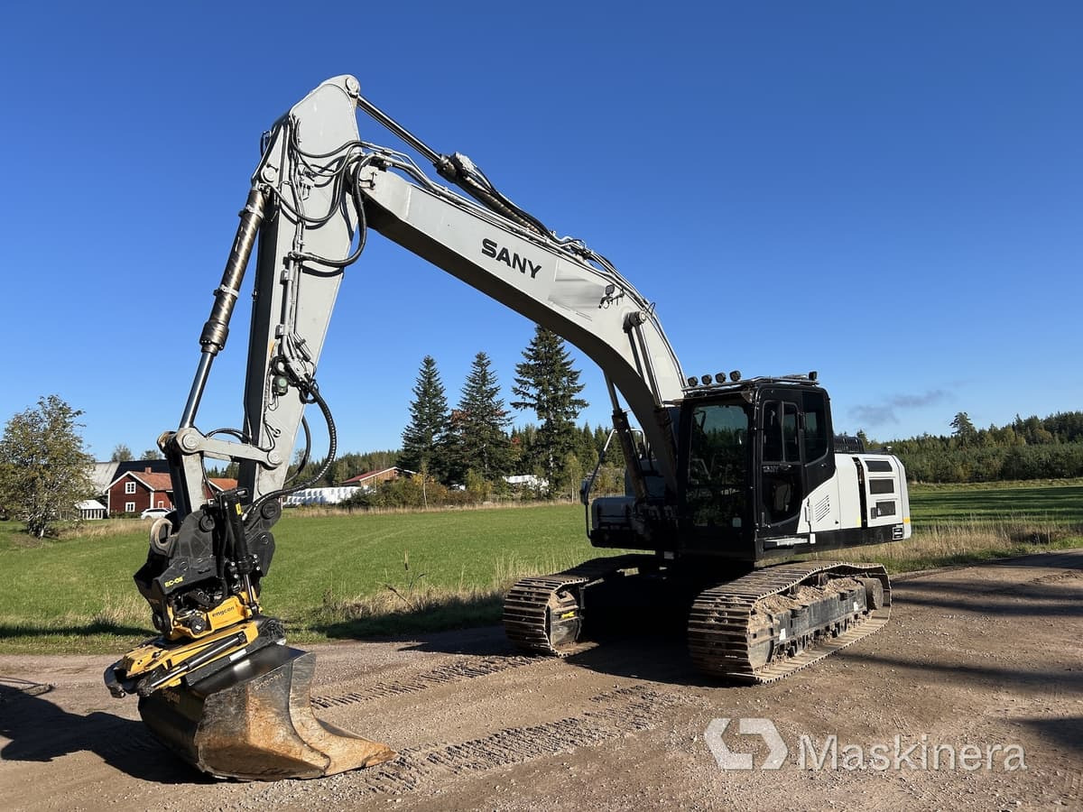 Grävmaskin Sany SY215C LC - Bager guseničar: slika 1 Grävmaskin Sany SY215C LC - Bager guseničar: slika 1
