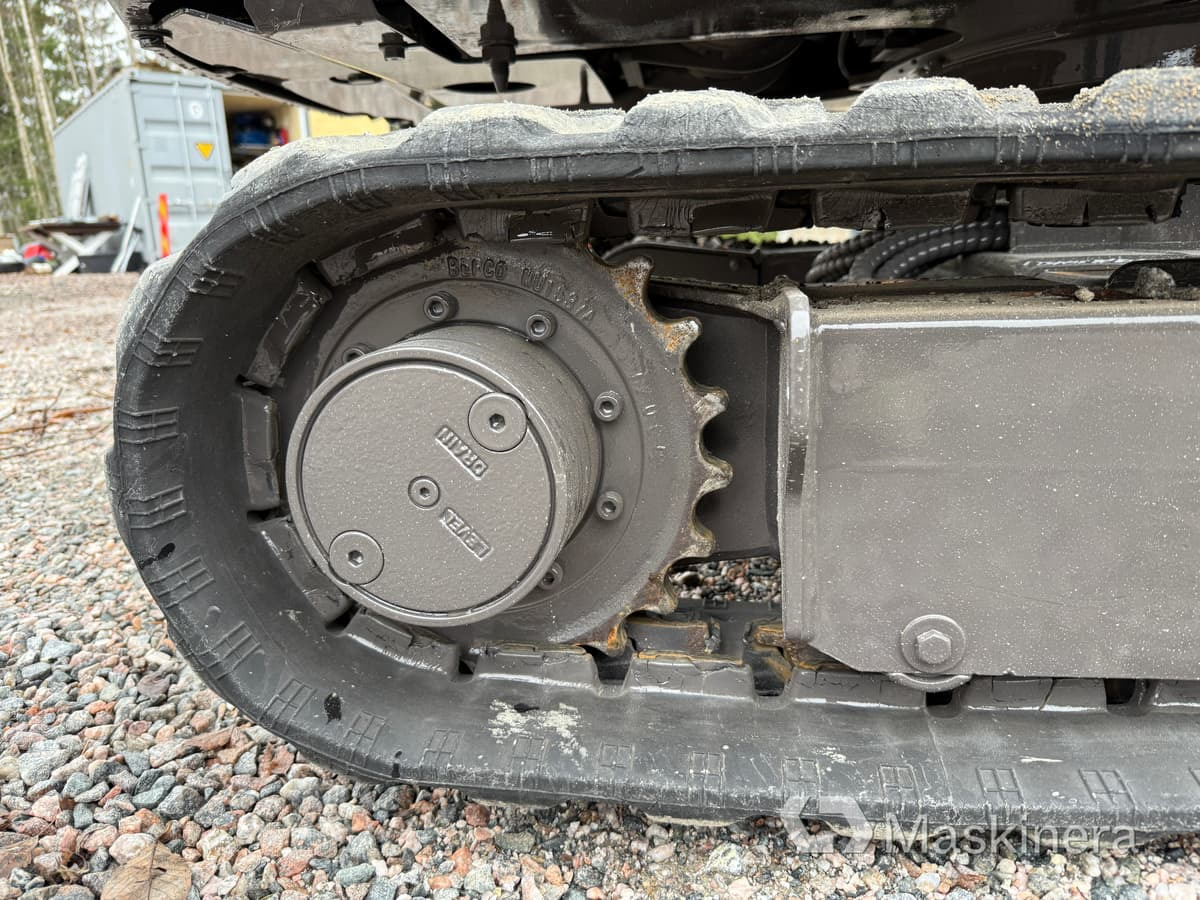 Bager guseničar Grävmaskin Volvo EC18C med redskap: slika 23