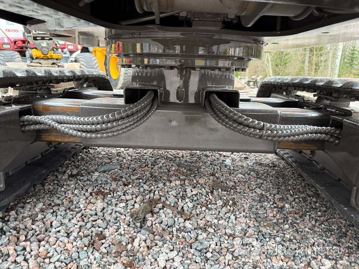 Bager guseničar Grävmaskin Volvo EC18C med redskap: slika 19