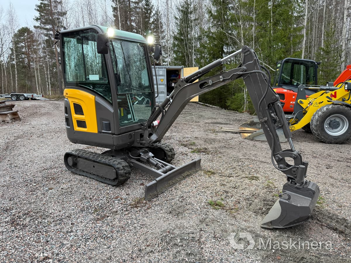 Grävmaskin Volvo EC18C med redskap - Bager guseničar: slika 3 Grävmaskin Volvo EC18C med redskap - Bager guseničar: slika 3