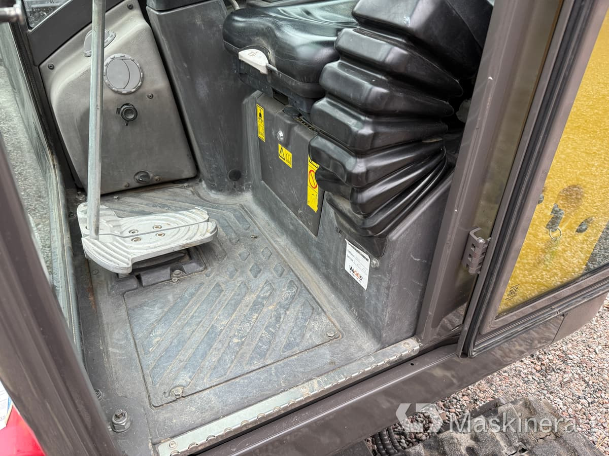 Bager guseničar Grävmaskin Volvo EC18C med redskap: slika 37