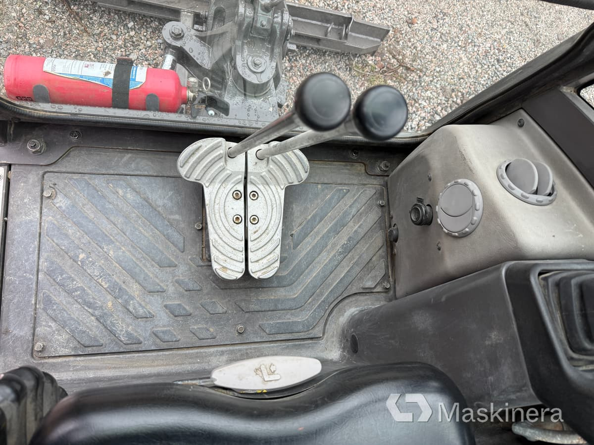 Bager guseničar Grävmaskin Volvo EC18C med redskap: slika 50