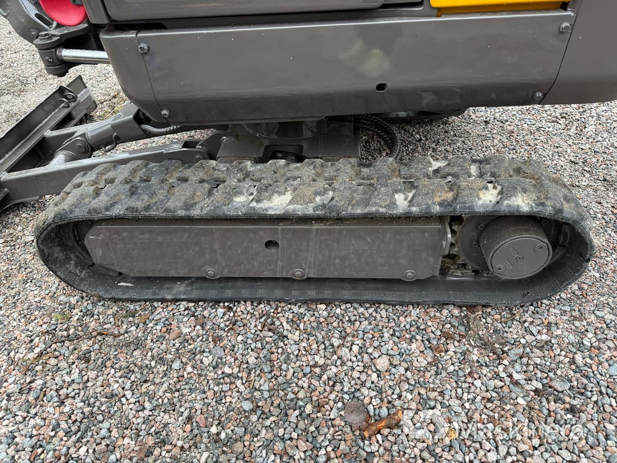 Bager guseničar Grävmaskin Volvo EC18C med redskap: slika 16