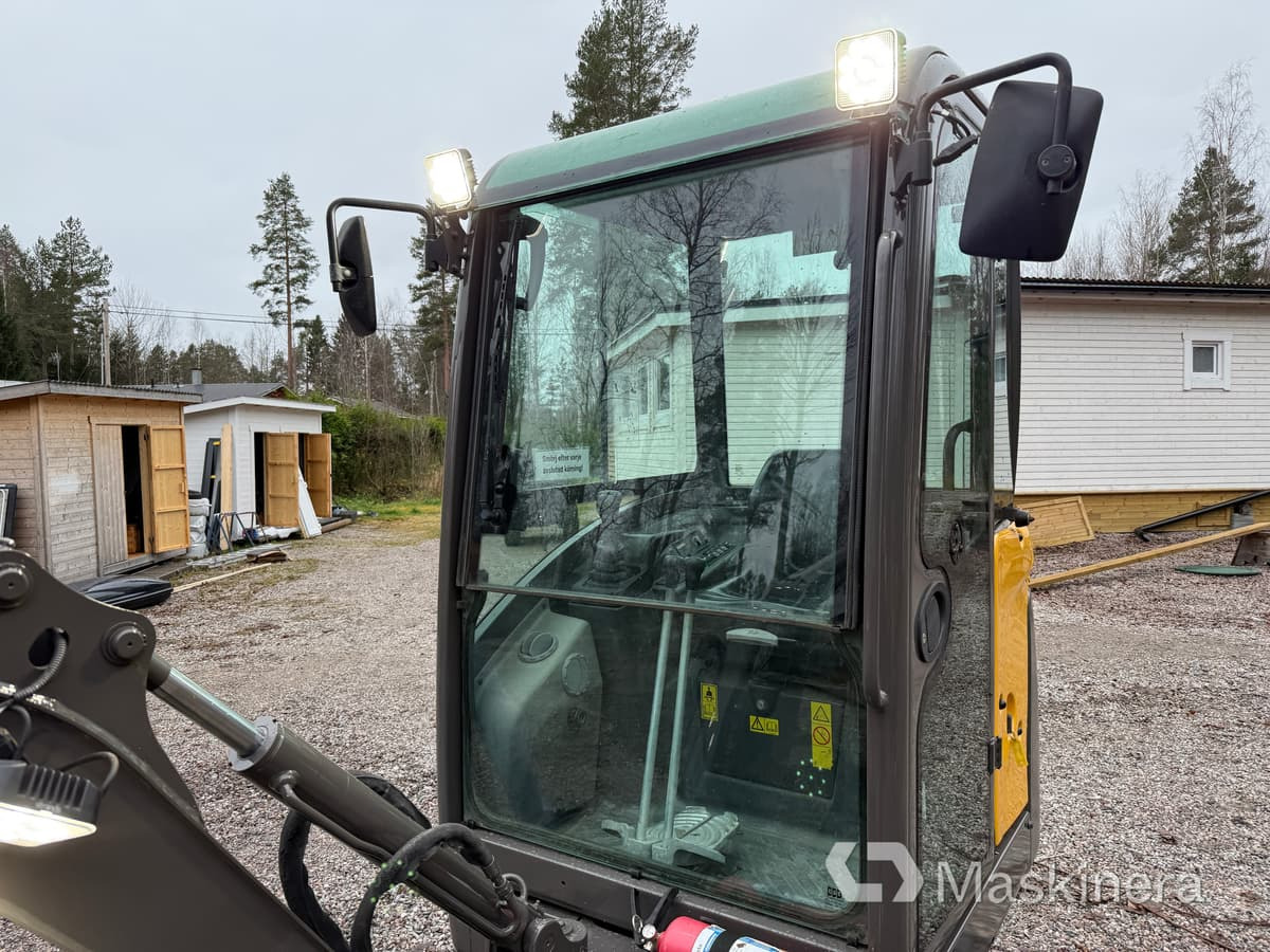 Bager guseničar Grävmaskin Volvo EC18C med redskap: slika 26