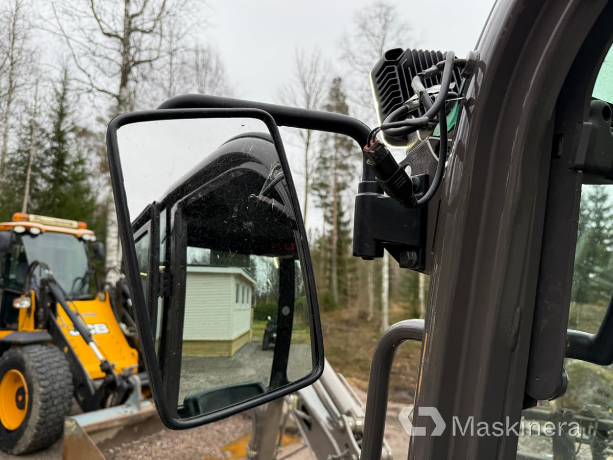 Bager guseničar Grävmaskin Volvo EC18C med redskap: slika 34