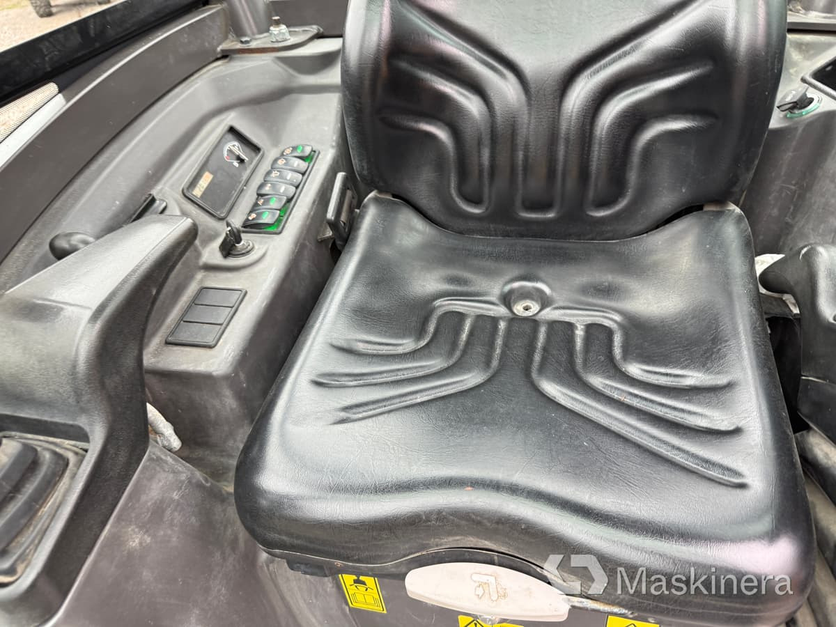 Bager guseničar Grävmaskin Volvo EC18C med redskap: slika 39