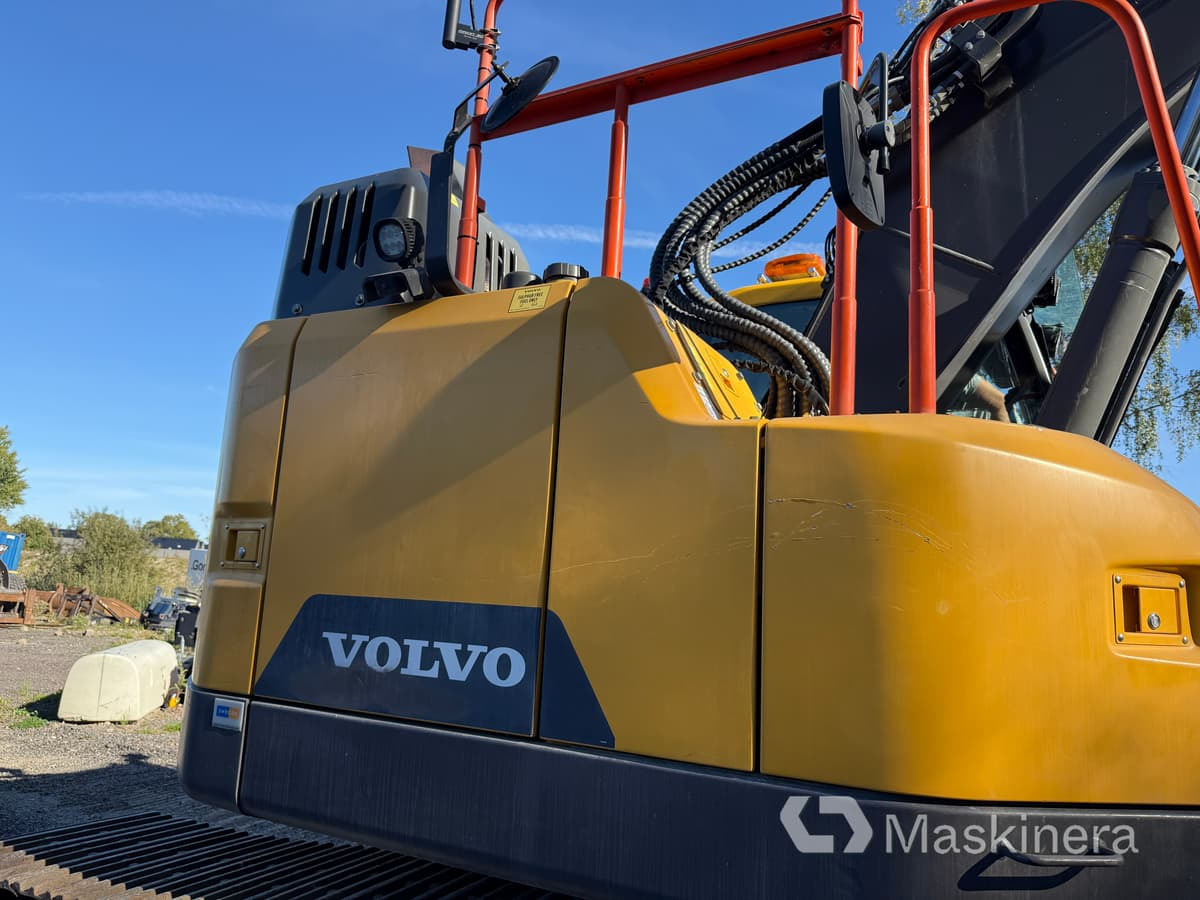 Bager guseničar Grävmaskin Volvo ECR235EL: slika 35
