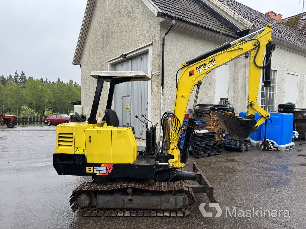 Grävmaskin Yanmar B25V med redskap & transportsläp - Bager guseničar: slika 4 Grävmaskin Yanmar B25V med redskap & transportsläp - Bager guseničar: slika 4