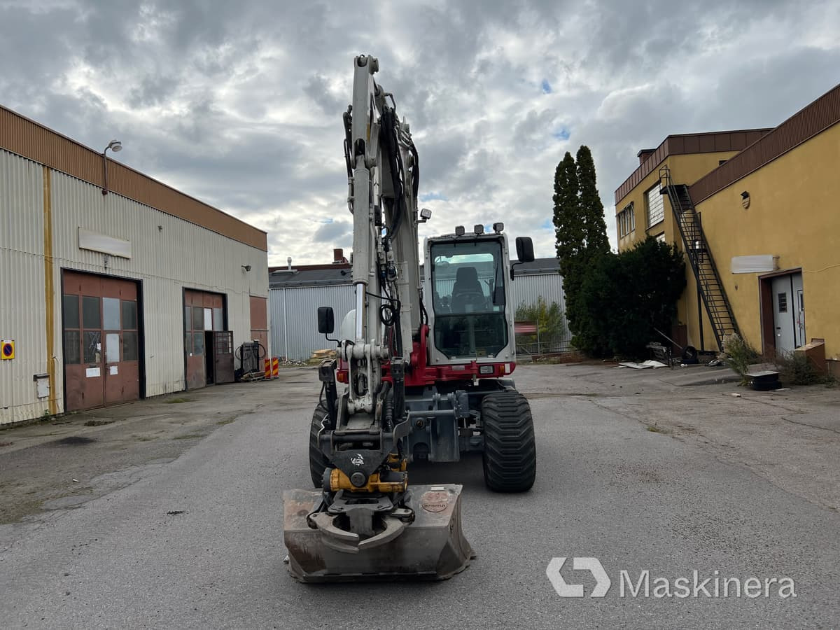 Hjulgrävare Takeuchi TB295W med vagn & redskap - Bager guseničar: slika 2 Hjulgrävare Takeuchi TB295W med vagn & redskap - Bager guseničar: slika 2