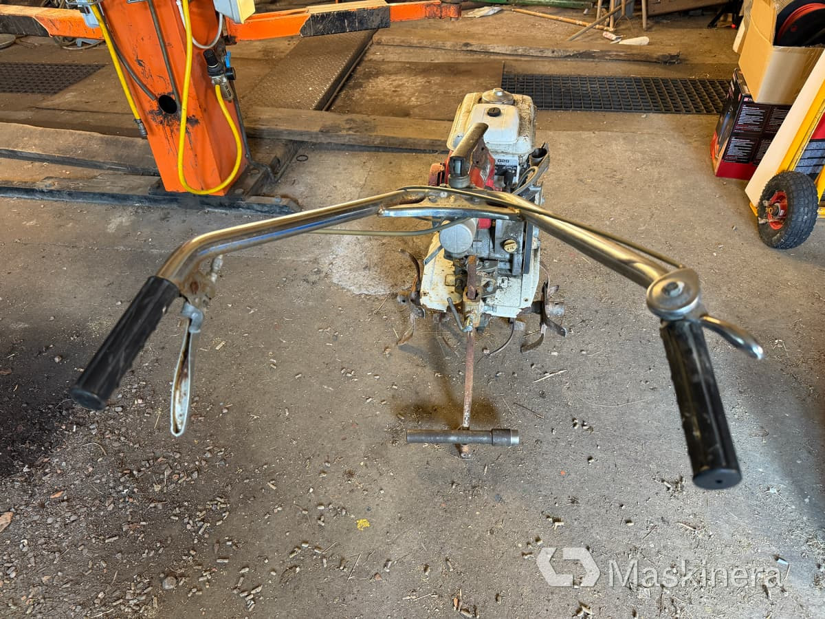 Jordfräs Honda F28C (Rep.objekt) - Motorna kopačica: slika 4 Jordfräs Honda F28C (Rep.objekt) - Motorna kopačica: slika 4