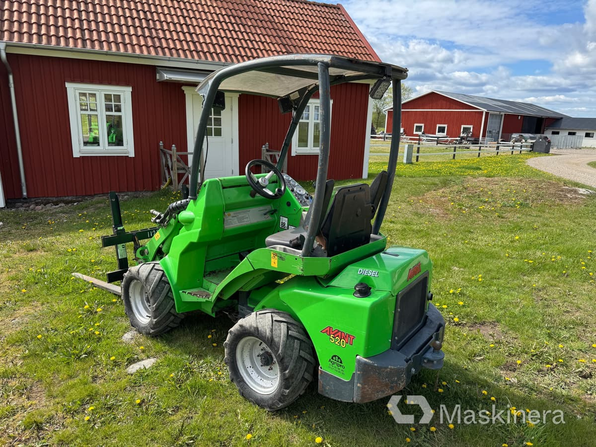 Kompaktlastare Avant 520 med pallgafflar - Zglobni utovarivač: slika 5 Kompaktlastare Avant 520 med pallgafflar - Zglobni utovarivač: slika 5