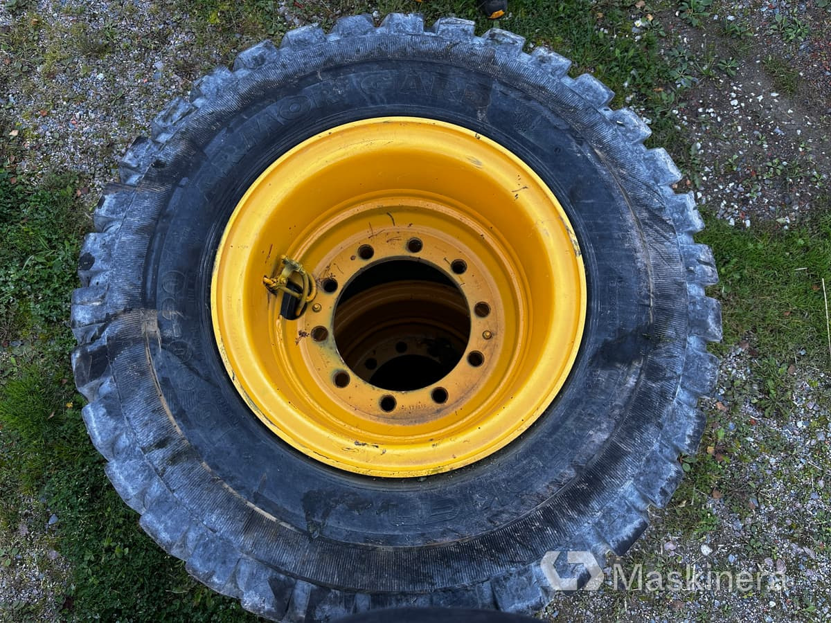 Nokian Grävmaskinsdäck dubbelhjul med fälg - Kompletan točak za Građevinska mašina: slika 4 Nokian Grävmaskinsdäck dubbelhjul med fälg - Kompletan točak za Građevinska mašina: slika 4