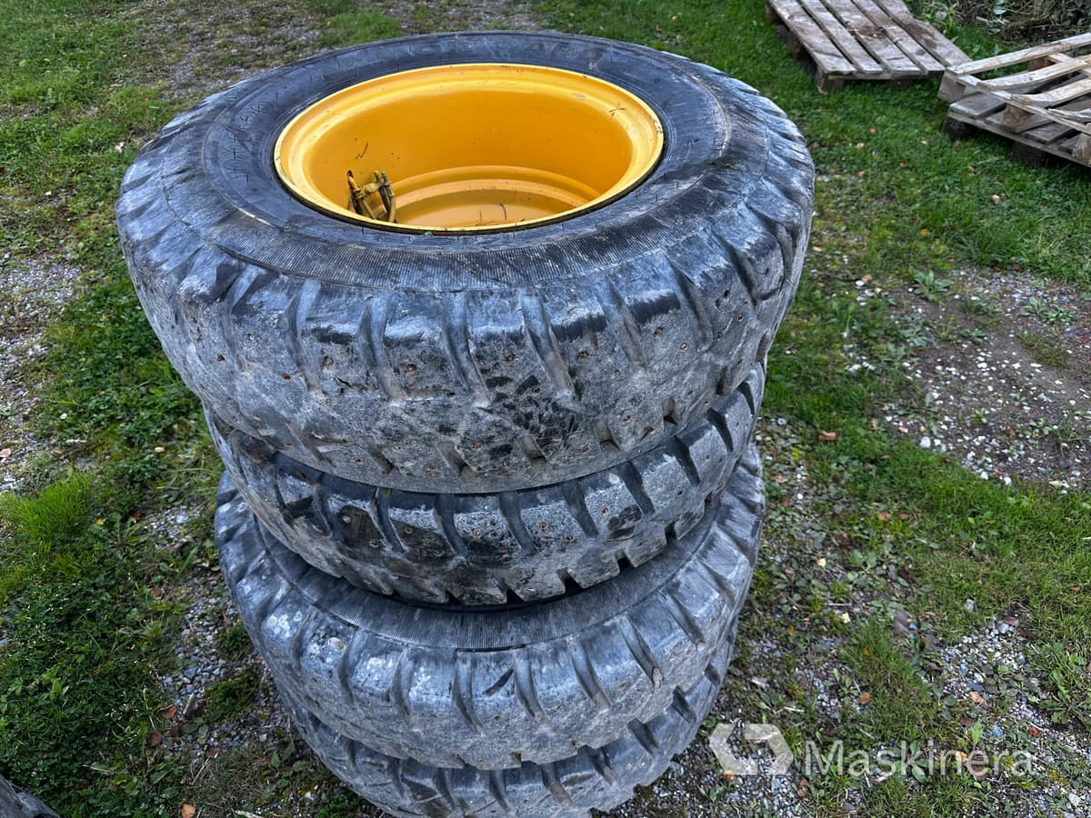 Nokian Grävmaskinsdäck dubbelhjul med fälg - Kompletan točak za Građevinska mašina: slika 3 Nokian Grävmaskinsdäck dubbelhjul med fälg - Kompletan točak za Građevinska mašina: slika 3