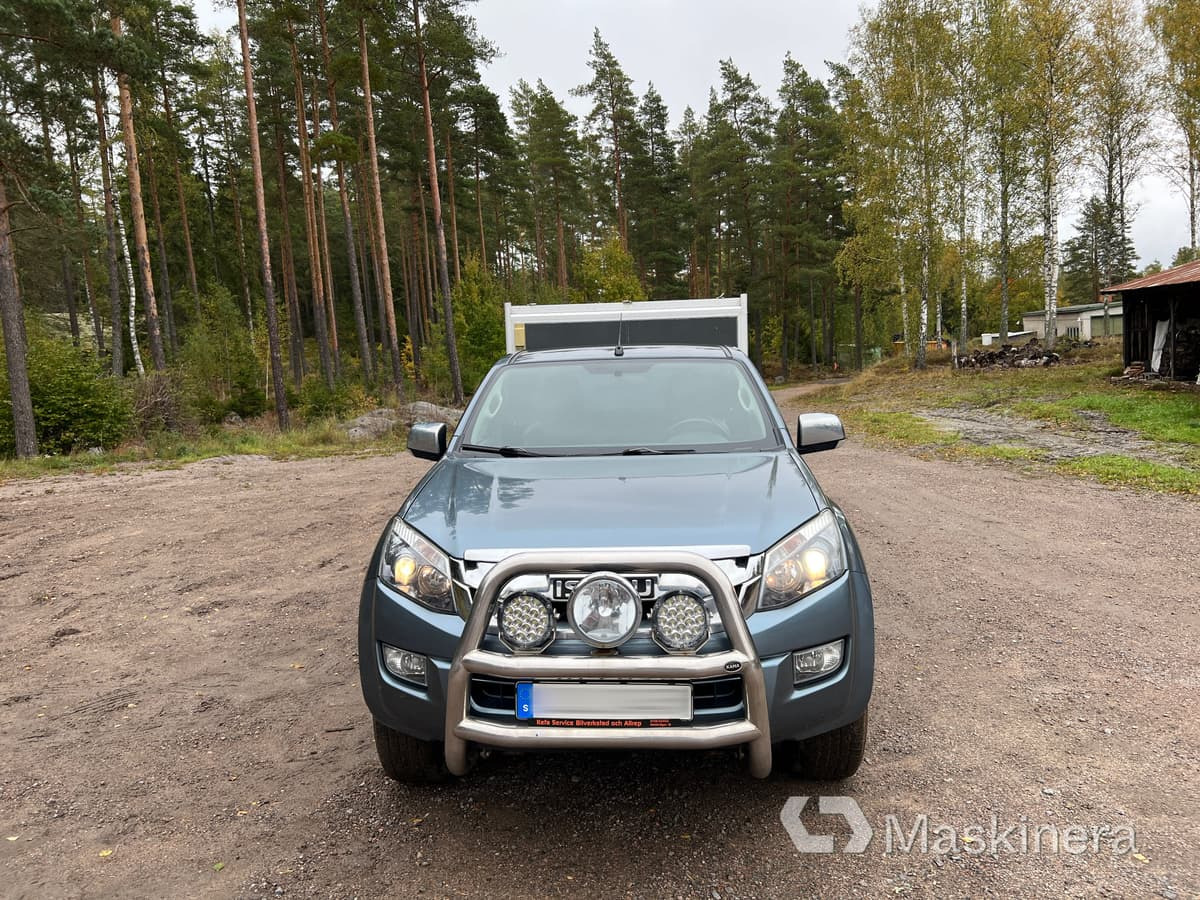 Pickup Isuzu D-Max Space Cab 2.5 TD - Furgon: slika 2 Pickup Isuzu D-Max Space Cab 2.5 TD - Furgon: slika 2