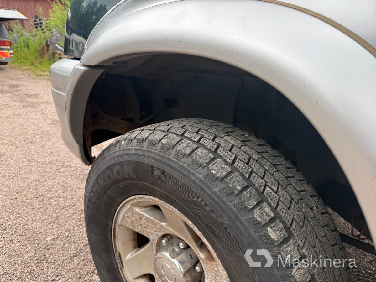 Lizing  Pickup med skåp Mitsubishi L200 Club Cab 2.5 4x4 Pickup med skåp Mitsubishi L200 Club Cab 2.5 4x4: slika 15