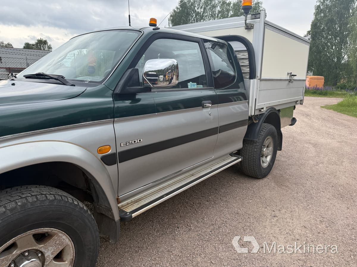 Lizing  Pickup med skåp Mitsubishi L200 Club Cab 2.5 4x4 Pickup med skåp Mitsubishi L200 Club Cab 2.5 4x4: slika 18