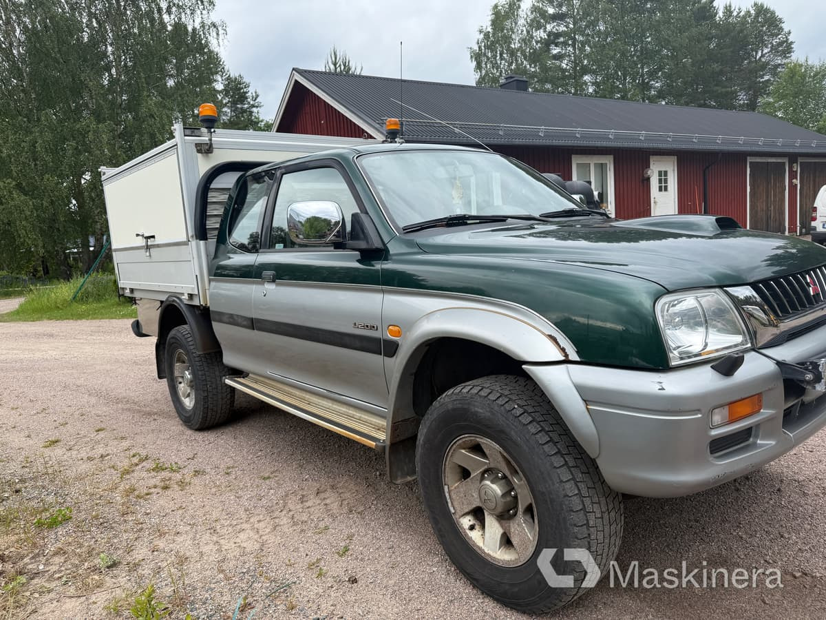 Lizing  Pickup med skåp Mitsubishi L200 Club Cab 2.5 4x4 Pickup med skåp Mitsubishi L200 Club Cab 2.5 4x4: slika 7