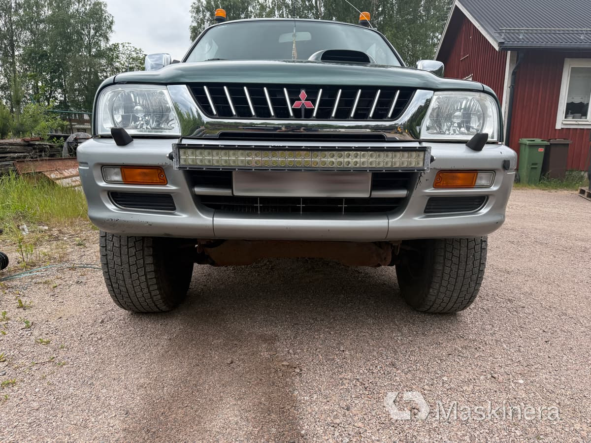 Lizing  Pickup med skåp Mitsubishi L200 Club Cab 2.5 4x4 Pickup med skåp Mitsubishi L200 Club Cab 2.5 4x4: slika 9
