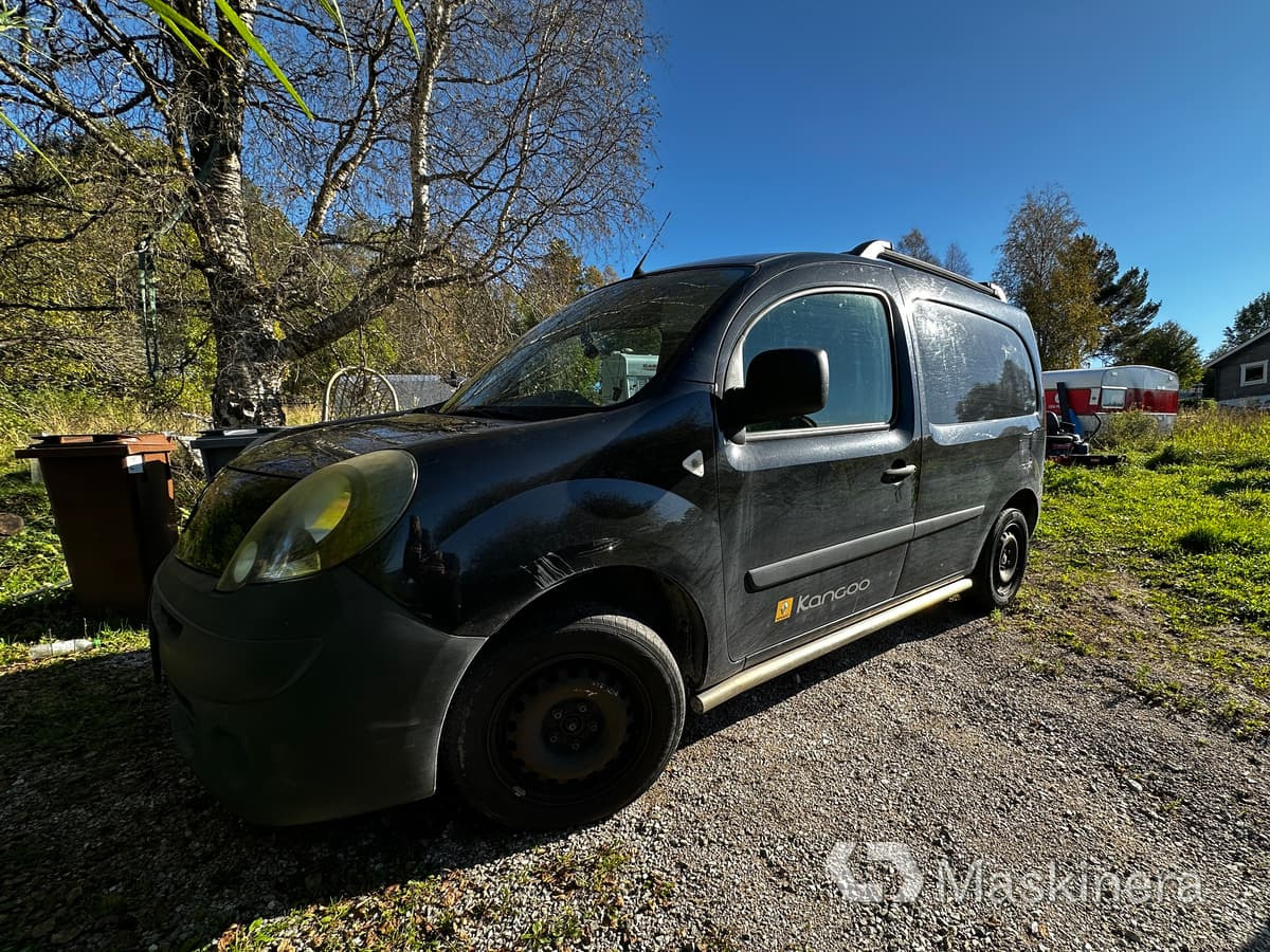 Skåpbil Renault Kangoo - Mali kombi: slika 1 Skåpbil Renault Kangoo - Mali kombi: slika 1