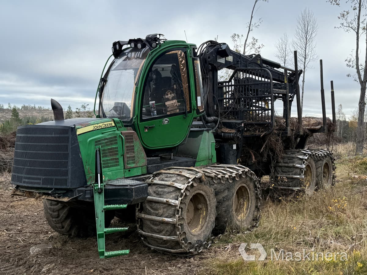 Skotare John Deere 1210E - Prevoznik: slika 1 Skotare John Deere 1210E - Prevoznik: slika 1
